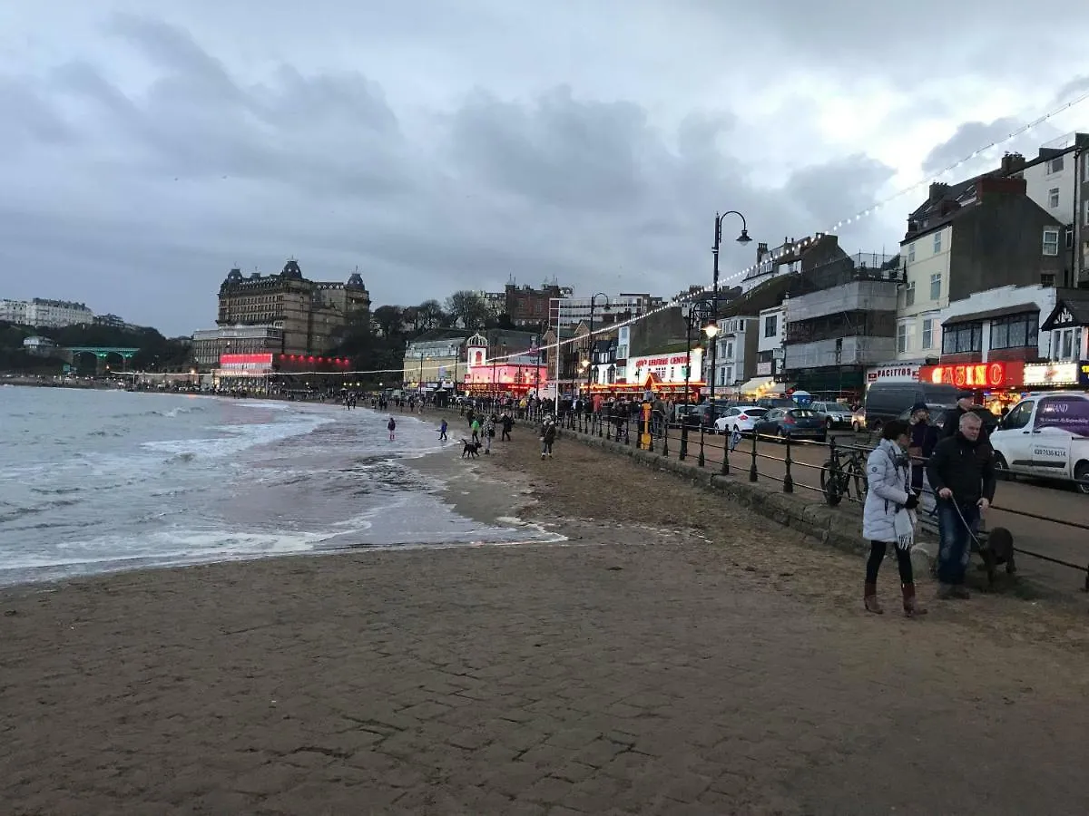 Bullock'S Barn Hotel Scarborough